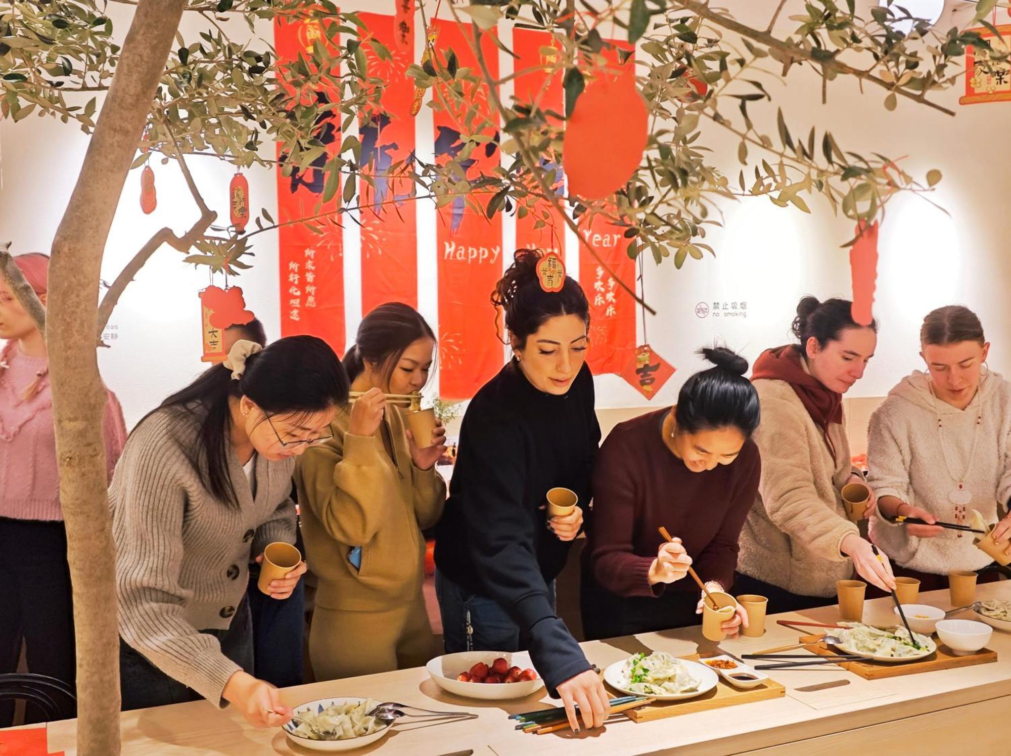 Hi Cozy International Youth Hostel East Nanjing Road & The Bund - Free Gym شانغهاي المظهر الخارجي الصورة